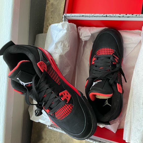 Air Jordan 4 retro GS (Brand New) In original box
